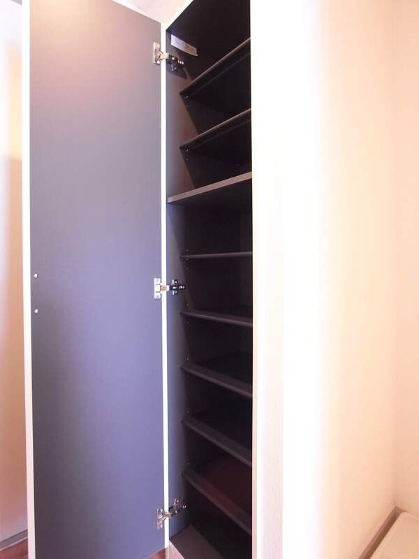 リブリ・サーレ国立 の設備