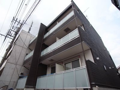 リブリ・サーレ国立 の外観