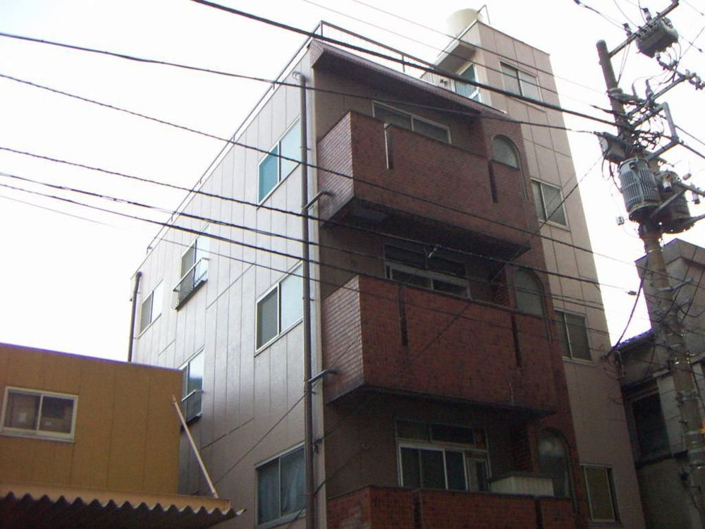 八木ビルの外観