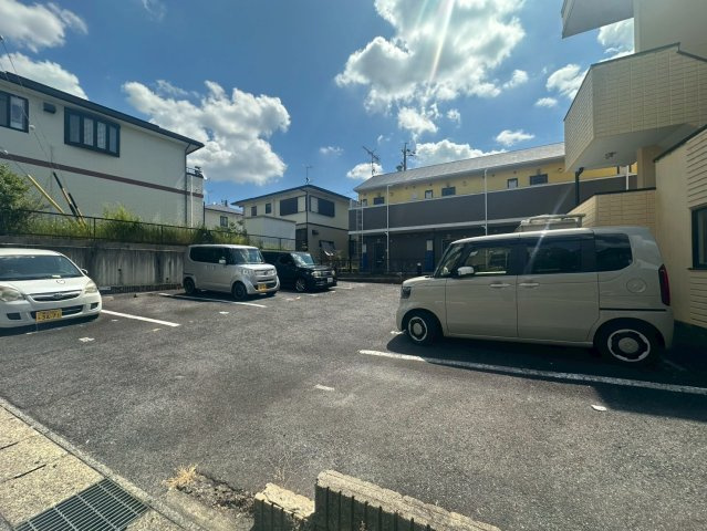 デイア・コートの駐車場