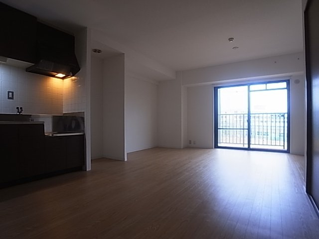 神戸市兵庫区御崎本町２丁目の賃貸マンション