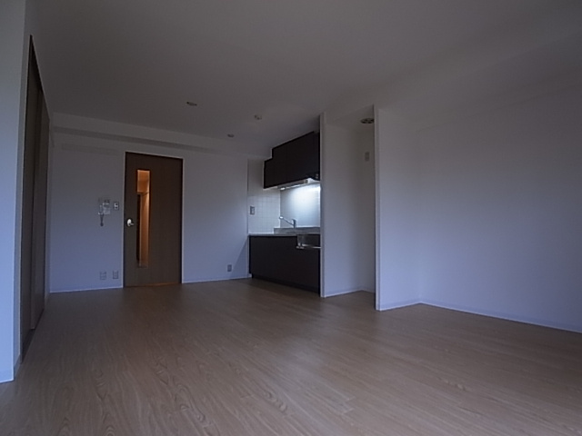 神戸市兵庫区御崎本町２丁目の賃貸マンションの居間・リビング|リビング