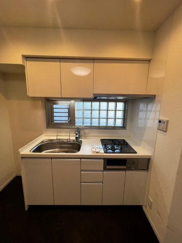 ノーブルハビタンツのキッチン|二口ガスコンロ付きのキッチン