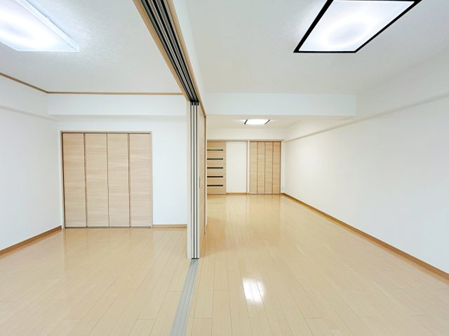 中川ビューハイツの居間・リビング