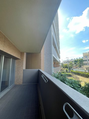 ゼファー四つ木ザナドゥ21のバルコニー|広々としたバルコニーです