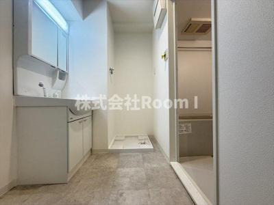 【洗面所】 | パークス堺筋本町 | 忙しい朝には欠かせない洗面所です