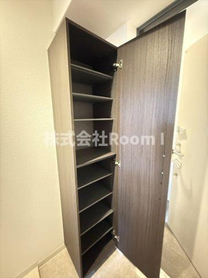 【玄関】 | パークス堺筋本町 | 収納もある玄関です