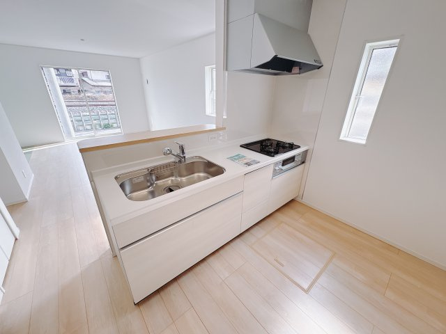 【Cradle garden】宇都宮市御幸ケ原町 第8のキッチン|〇キッチン〇
対面式システムキッチンは、料理をしながら会話も楽しめます。家族とのつながりを感じられる心地よい空間になります。
※2026年2月撮影