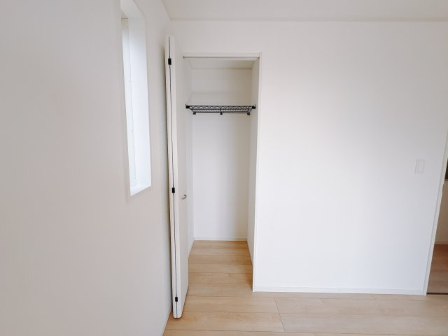 【Cradle garden】宇都宮市御幸ケ原町 第8の収納|〇1号棟・2階6.1帖洋室〇
全居室便利な収納付き☆しっかり収納して、すっきりとお部屋を使えます。暮らしにちょうどいい収納力です！
※2026年2月撮影