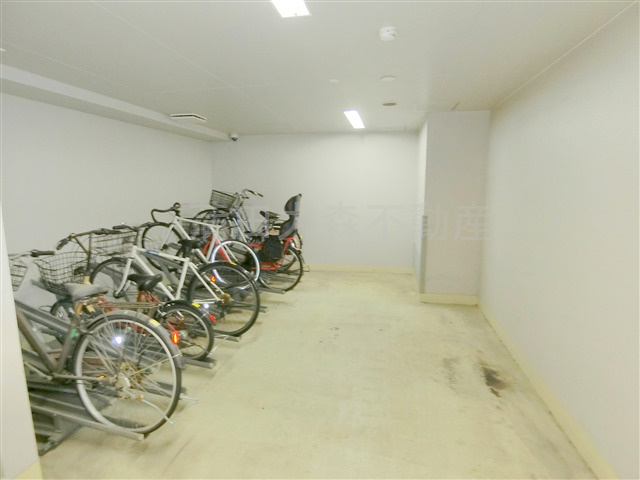 東京 蒲田 Square Towerのその他共用部分|屋根付きの駐輪場