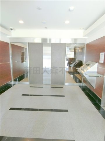 東京 蒲田 Square Towerのエントランス|防犯カメラTVモニター付オートロック宅配BOXメールBOX管理人室