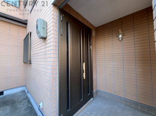 宮の北公園まで徒歩5分です。イズミヤ昆陽店まで徒歩12分でお買い物に便利です。