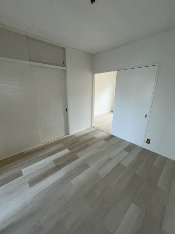 シャトー草加の洋室