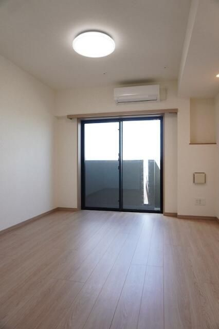 ルーブル高島平弐番館の居間・リビング