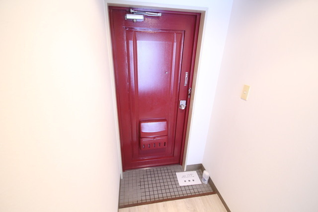 コート上東雲の玄関