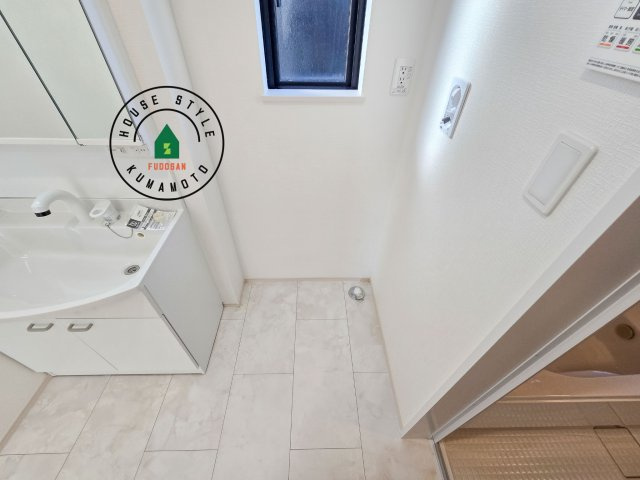 熊本市北区池田3丁目第1-2棟(B号棟)のランドリースペース|ランドリースペースとなります。広々して有効的にご使用できます。 