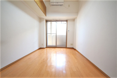 【居間・リビング】 | エステムコート新大阪Ⅲステーションプラザ