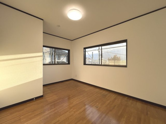 【洋室】 | 南アルプス市沢登　中古戸建　内外装フルリフォーム済み