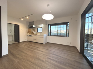 【居間・リビング】 | 南アルプス市沢登　中古戸建　内外装フルリフォーム済み