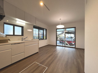 【居間・リビング】 | 南アルプス市沢登　中古戸建　内外装フルリフォーム済み