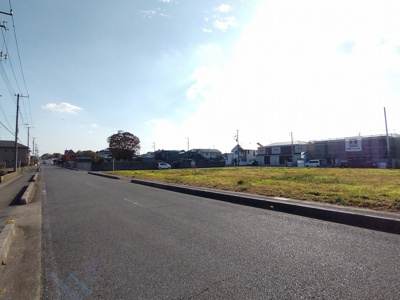 【前面道路含む現地写真】 | 伊奈町中央４丁目　売地５区画