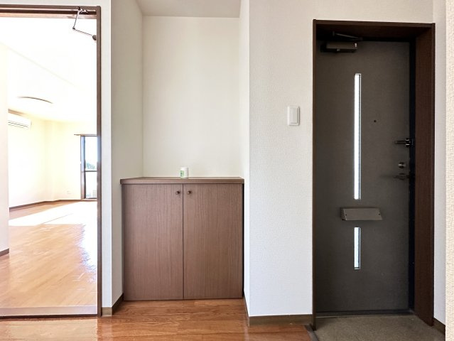 フォブールネオの玄関