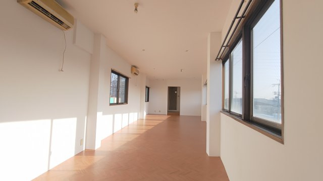 リーガルメゾン大塚の居間・リビング