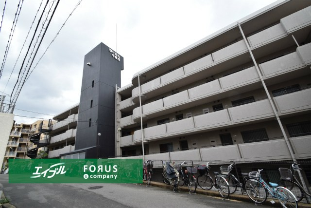 【外観】 | シャルム千里丘 | 物件を比較検討したいお客様には、「物件比較見学プラン」をご用意しております。こちらの物件だけでなく、お客様の希望に沿った物件を、いくつかまとめてご案内させて頂きます。
