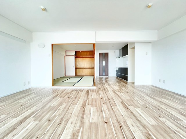 【居間・リビング】 | シャルム千里丘 | エイブルだけの嬉しいサービス、ご用意しております。詳細は、お気軽に当社までお問合せ下さいませ！