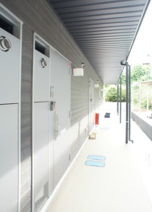 川崎市麻生区黒川のアパートのロビー