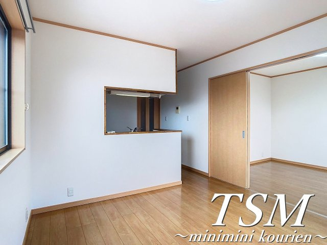 ビオラ翠香園の居間・リビング