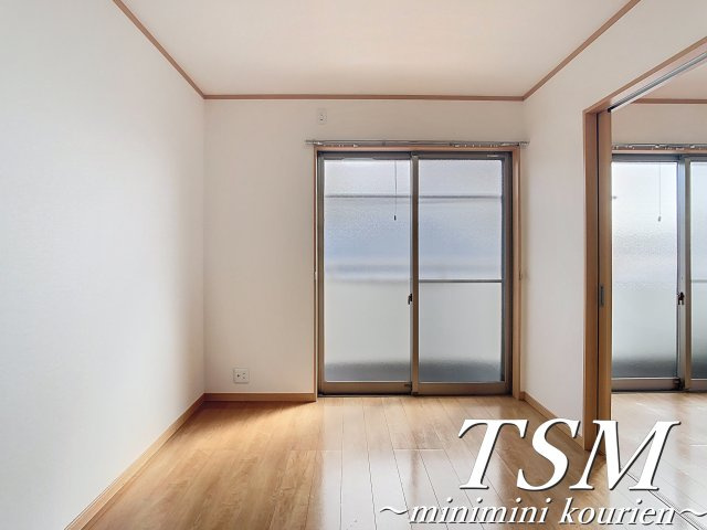 ビオラ翠香園の洋室