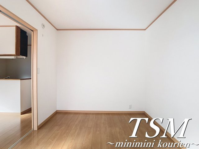 ビオラ翠香園の洋室