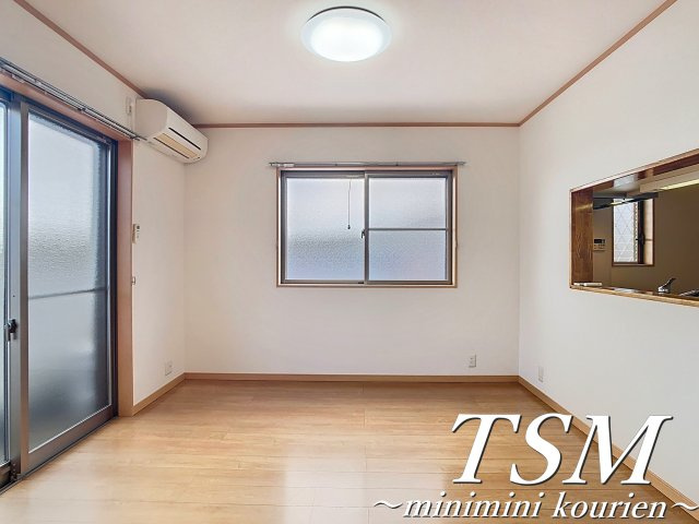 ビオラ翠香園の居間・リビング