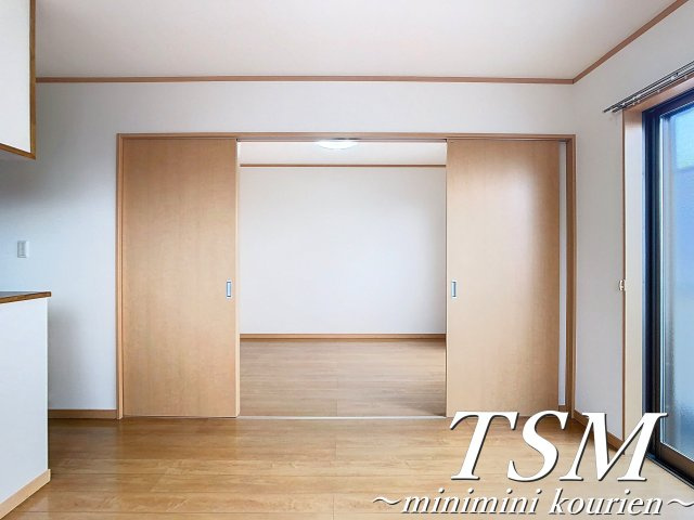 ビオラ翠香園の居間・リビング