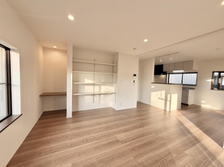 【居間・リビング】 | 笛吹市石和町上平井　中古戸建　内外装フルリフォーム済