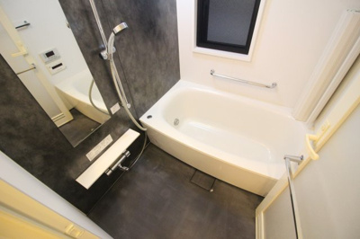 【浴室】 | グランスイート阿倍野駅前ローレルコート | 窓付きの浴室