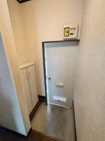 ハイツフォレストの玄関