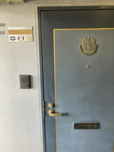 稲城市矢野口の賃貸マンションの玄関