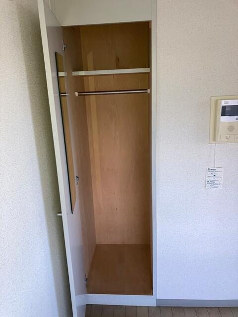 稲城市矢野口の賃貸マンションの収納