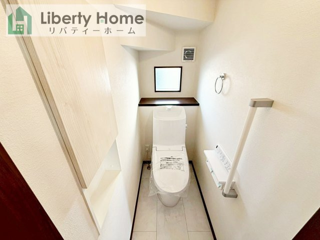 ワイウッドコート土浦市神立町第１期　新築戸建　8号棟のトイレ