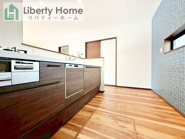 ワイウッドコート土浦市神立町第１期　新築戸建　8号棟のキッチン