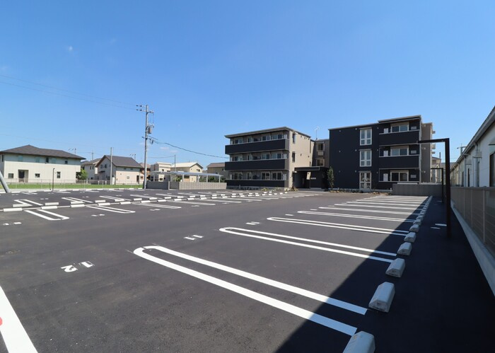 アルモ　ギオーネの駐車場