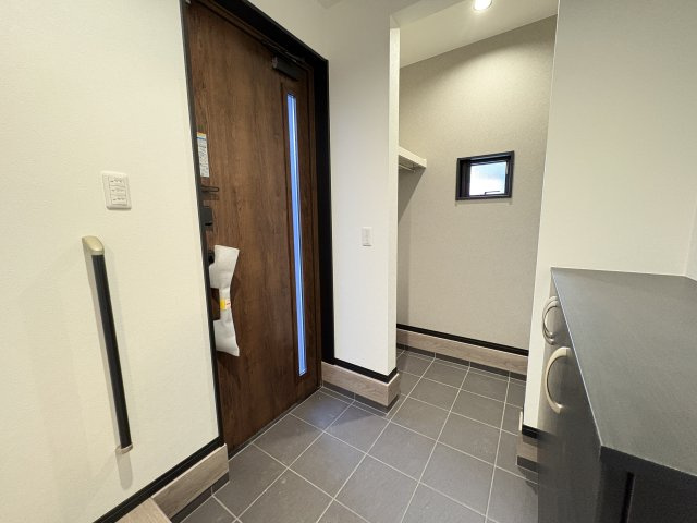 【玄関】 | 本庄市小島6丁目　新築戸建　8号棟