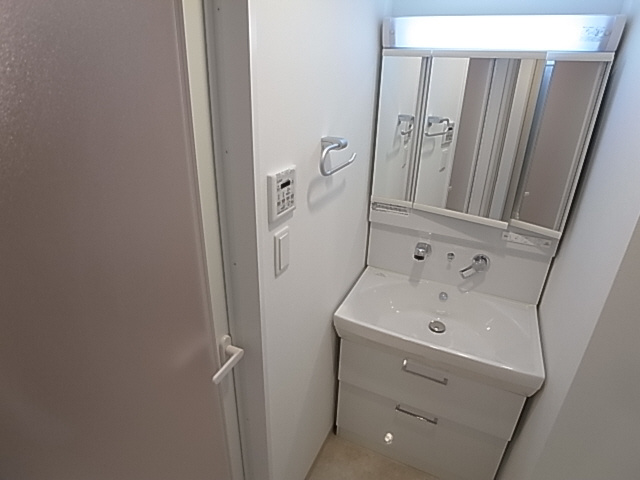 神戸市兵庫区三川口町１丁目の賃貸マンションの洗面所|シャンプードレッサー