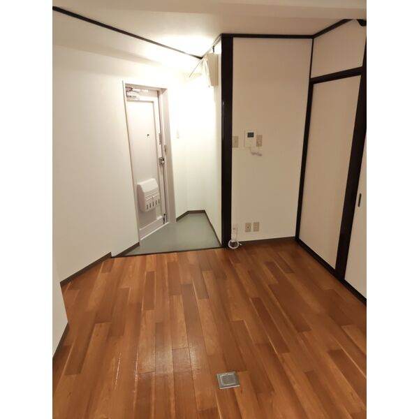 ハイツ東淀の玄関