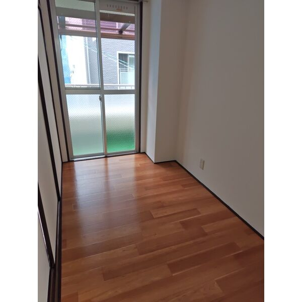 ハイツ東淀の洋室