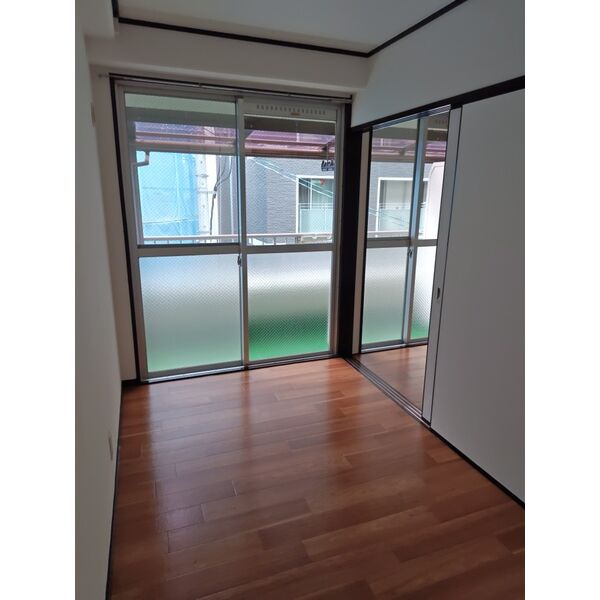 ハイツ東淀の洋室