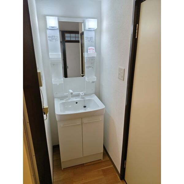 ハイツ東淀の洗面所