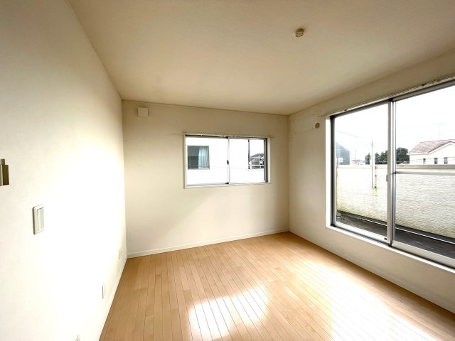 茂原市東郷中古戸建の洋室